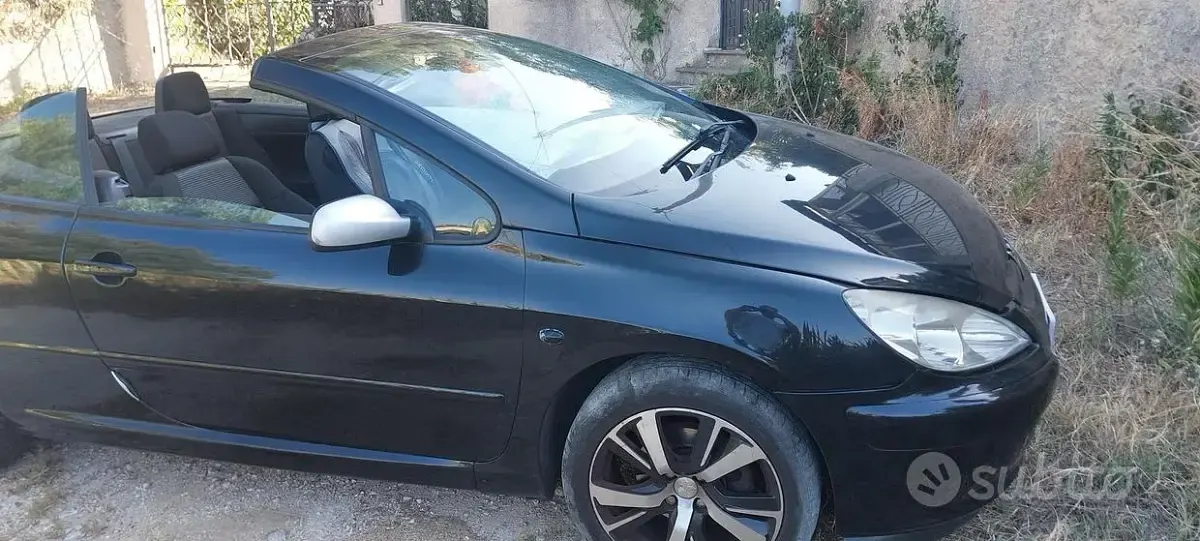 Usata Peugeot 307 CC 109 CV (80 kW) 2005 Nero Cabrio