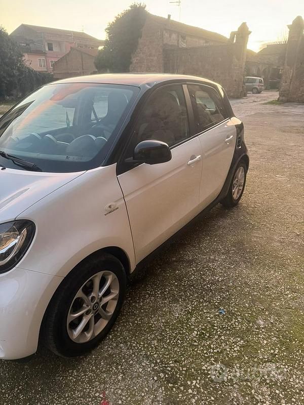 Begagnad Smart ForFour 90 HK (66 kW) 2016 Vit Halvkombi