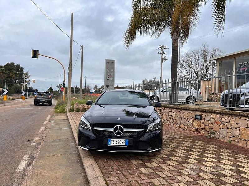 Usata Mercedes CLA200 Business 136 CV (100 kW) 2017 Nero Berlina
