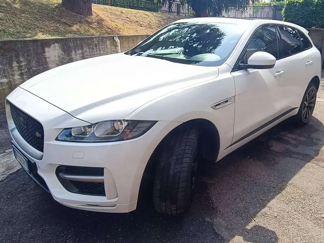 Usata Jaguar F-Pace R-Sport 179 CV (131 kW) 2017 Bianco SUV