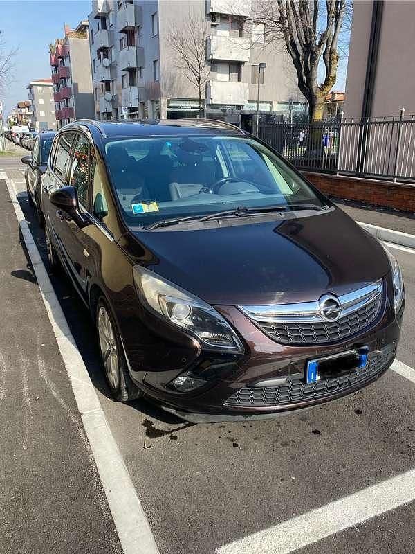 Usata Opel Zafira Tourer S 131 CV (96 kW) 2012 Marrone Monovolume
