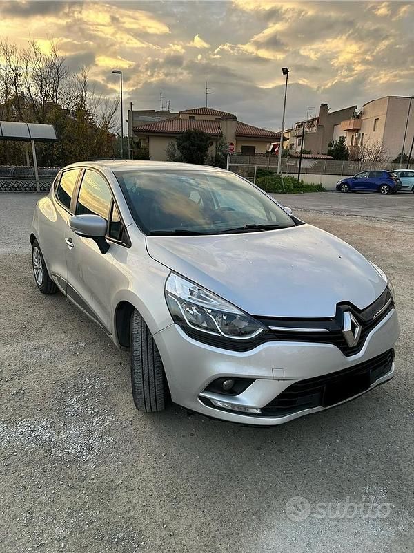 Usata Renault Clio IV Life 90 CV (66 kW) 2019 Grigio Berlina