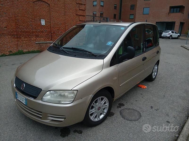 Usata Fiat Multipla 120 CV (88 kW) 2009 Marrone Monovolume