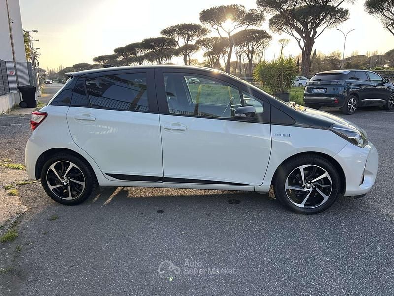 Usata Toyota Yaris Hybrid Edition 73 CV (53 kW) 2019 Bianco Berlina