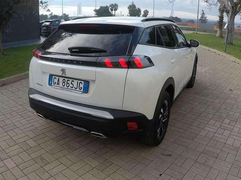 Usata Peugeot 2008 Active 131 CV (96 kW) 2020 Bianco SUV