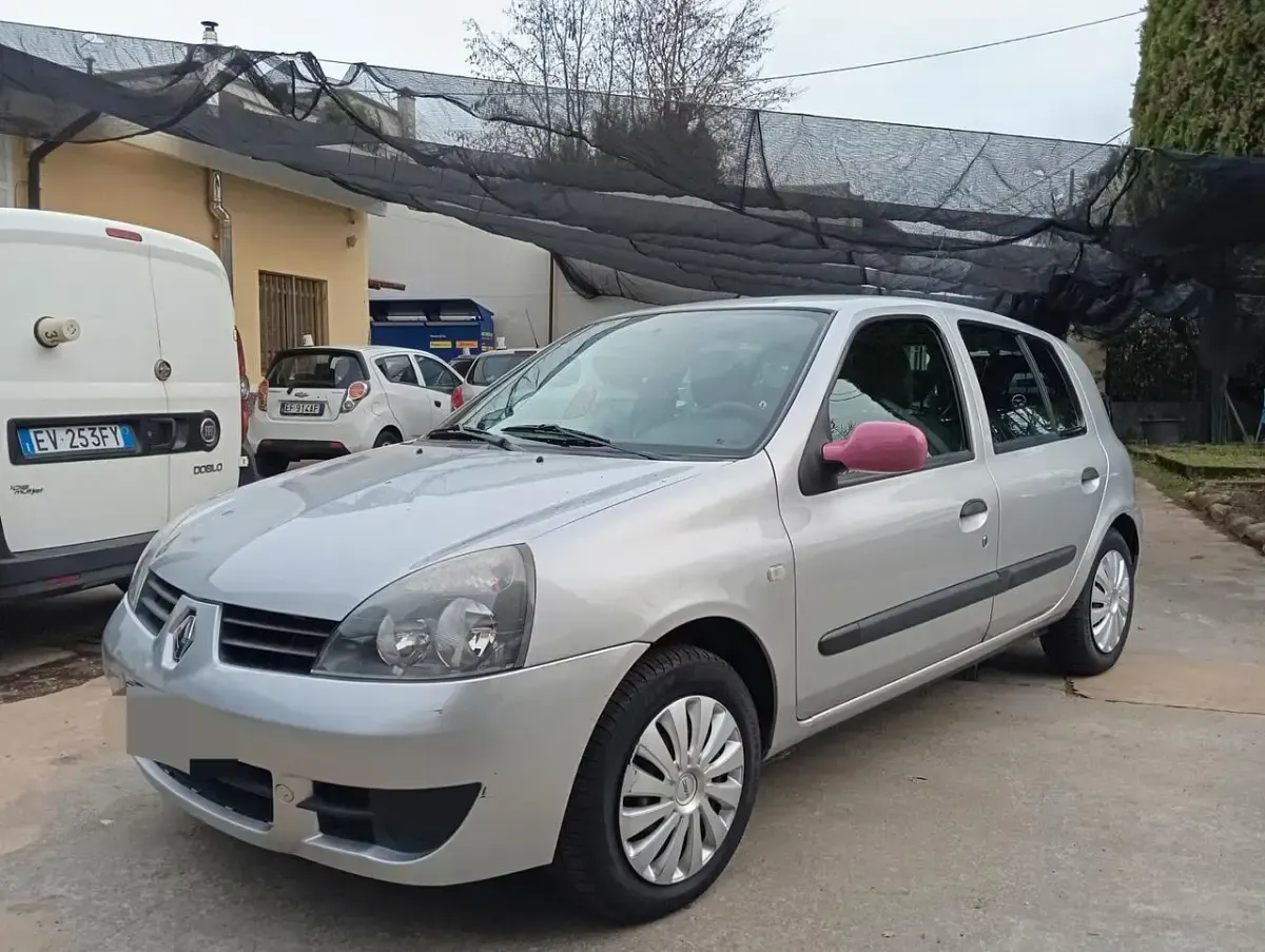 Usata Renault Clio II 75 CV (55 kW) 2008 Berlina
