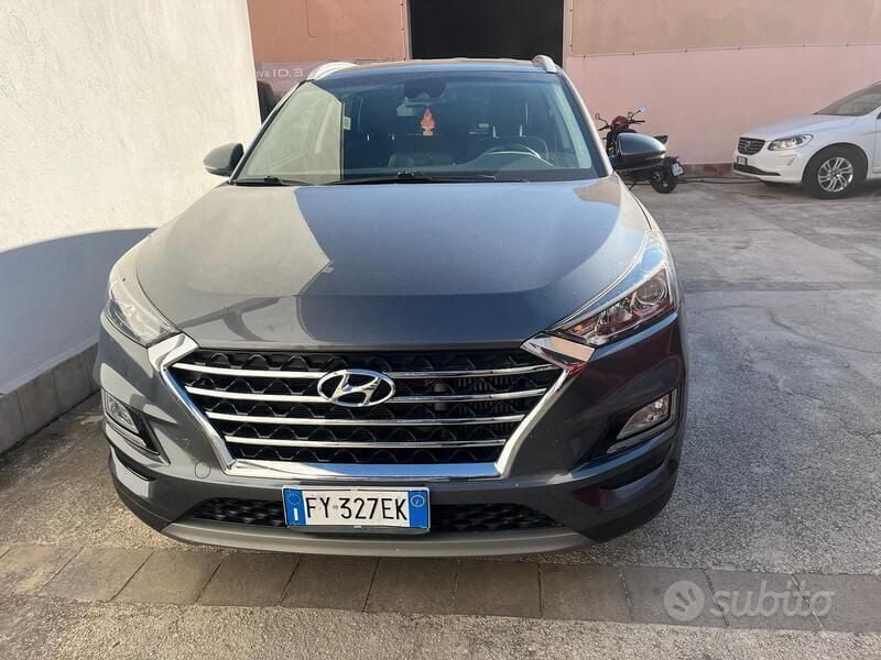 Grigio Usata 2019 Hyundai Tucson Xpossible SUV | 16.000 € (Super prezzo) - Immagine 1/4