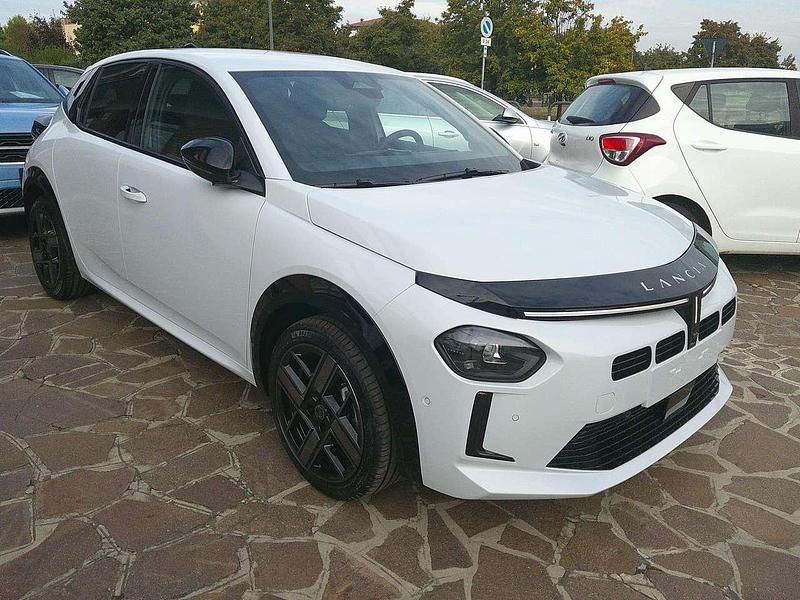 Nuova Lancia Ypsilon 101 CV (74 kW) 2025 Bianco Utilitaria