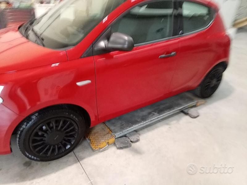 Usata Lancia Ypsilon 80 CV (58 kW) 2018 Utilitaria