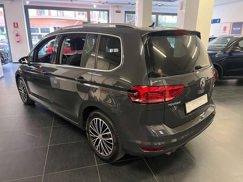Usata VW Touran Executive 150 CV (110 kW) 2017 Grigio Monovolume
