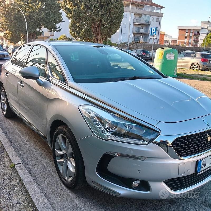 Usata DS Automobiles DS5 120 CV (88 kW) 2015 Grigio Utilitaria
