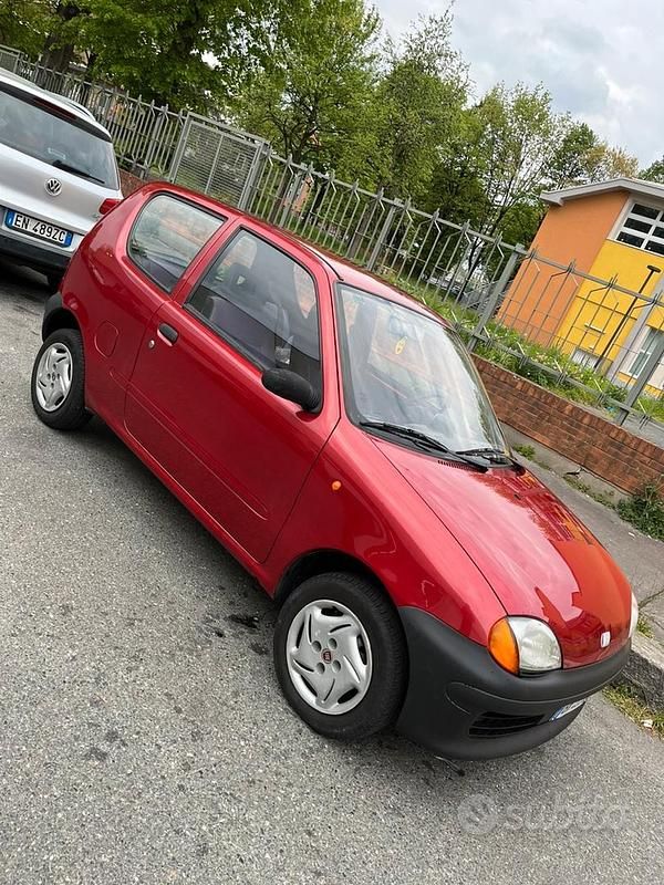 Usata Fiat 600 2000 Rosso Utilitaria