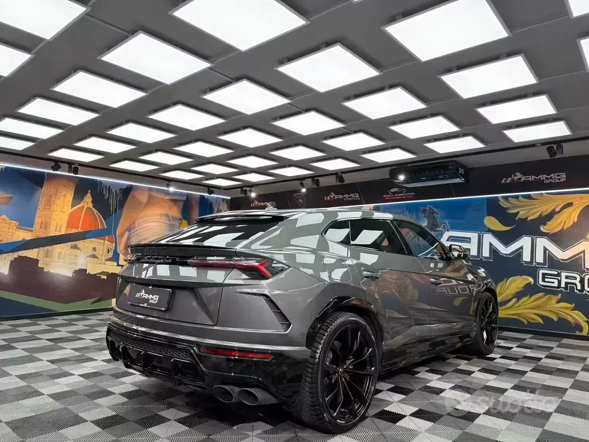 Usata Lamborghini Urus 650 CV (478 kW) 2022 Grigio SUV