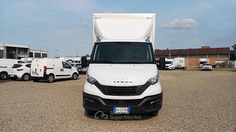 Usata Iveco Daily 136 CV (100 kW) 2022 Bianco Furgone