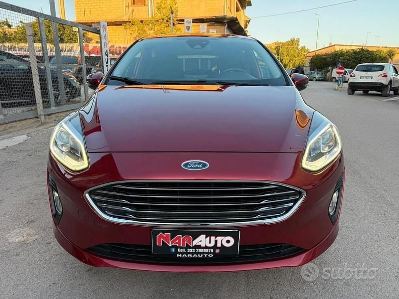 Usata Ford Fiesta Titanium 86 CV (63 kW) 2018 Marrone Berlina