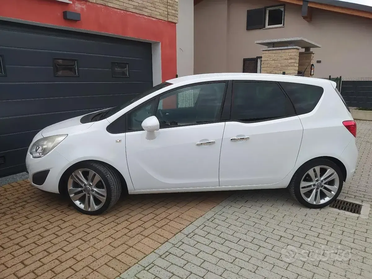 Occasion Opel Meriva Cosmo 120 ch (88 kW) 2011 Monospace