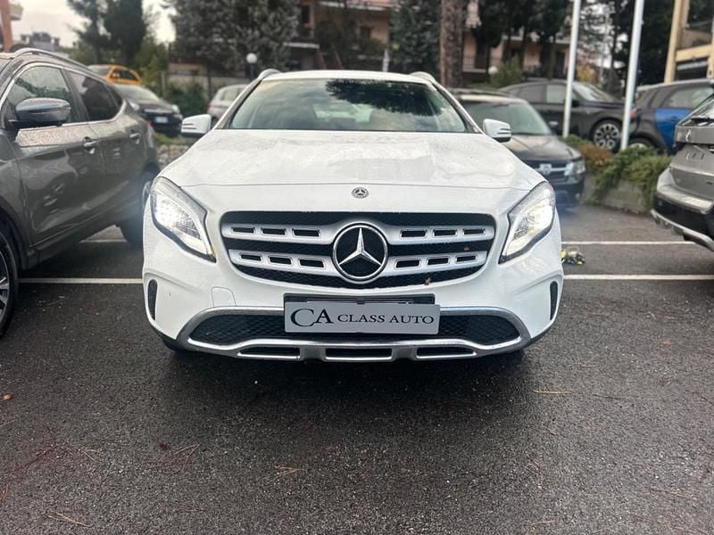 Bianco Usata 2020 Mercedes GLA200 SUV | 22.900 € (Super prezzo) - Immagine 1/4