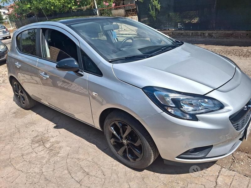 Usata Opel Corsa 69 CV (50 kW) 2016 Argento Berlina