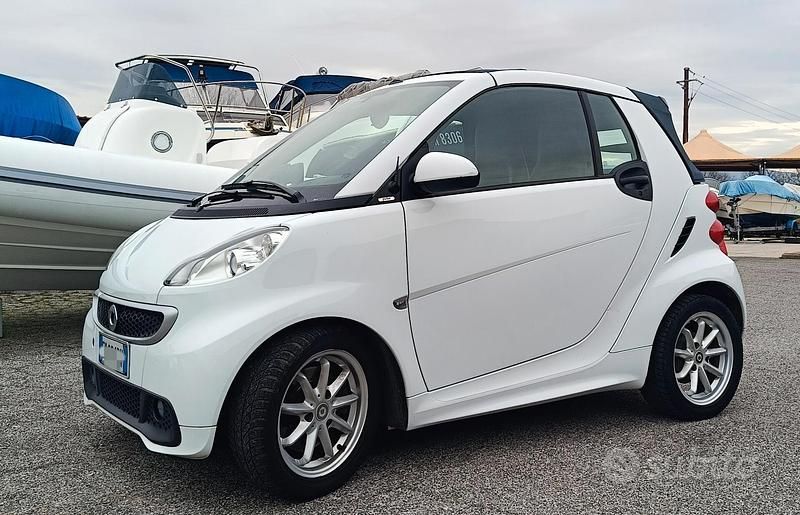 Bianco Usata 2012 Smart ForTwo Cabrio Cabrio | 5490 € (Buon prezzo) - Immagine 1/4