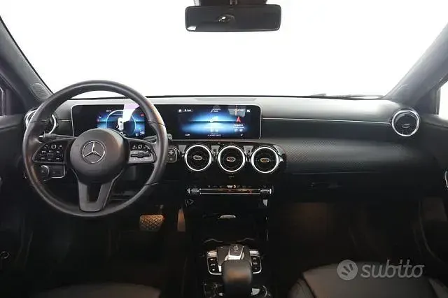 Usata Mercedes A180 Business 116 CV (85 kW) 2019 Grigio Berlina