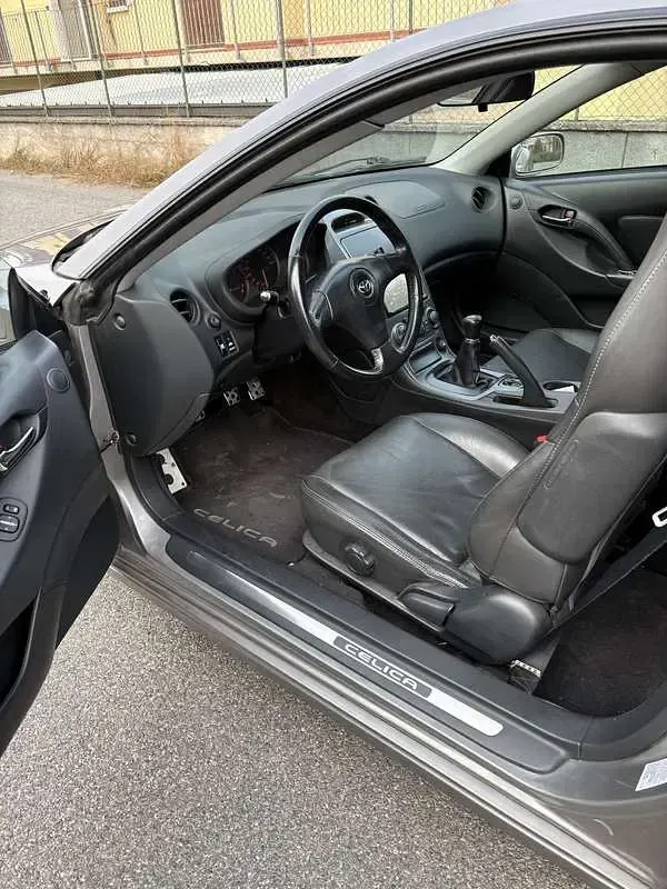 Usata Toyota Celica 192 CV (141 kW) 2003 Grigio Coupé