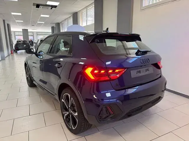 Nuova Audi A1 115 CV (84 kW) 2026 Blu SUV