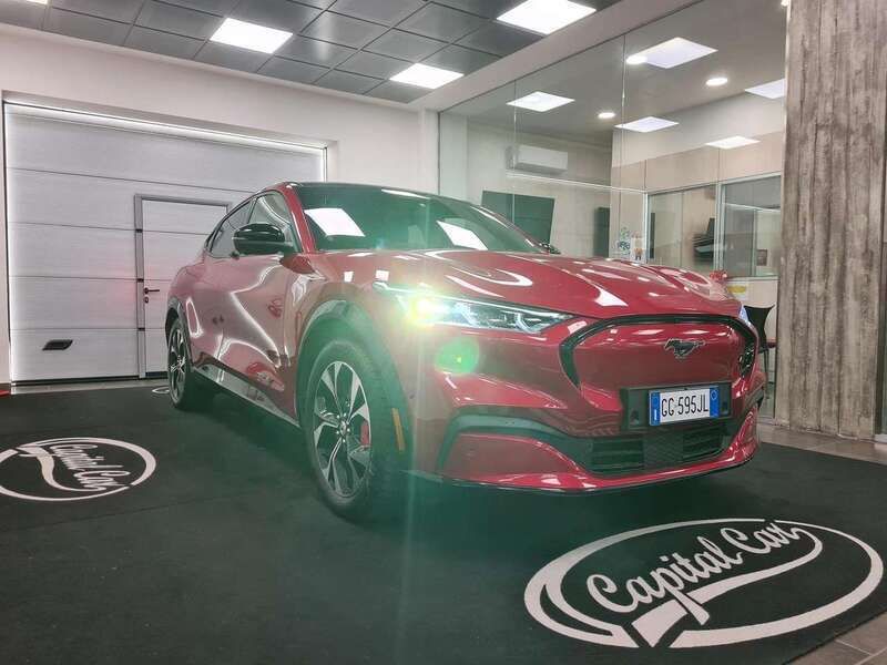 Rosso Usata 2021 Ford Mustang Mach-E Extended Range SUV | 35.900 € (Buon prezzo) - Immagine 1/4