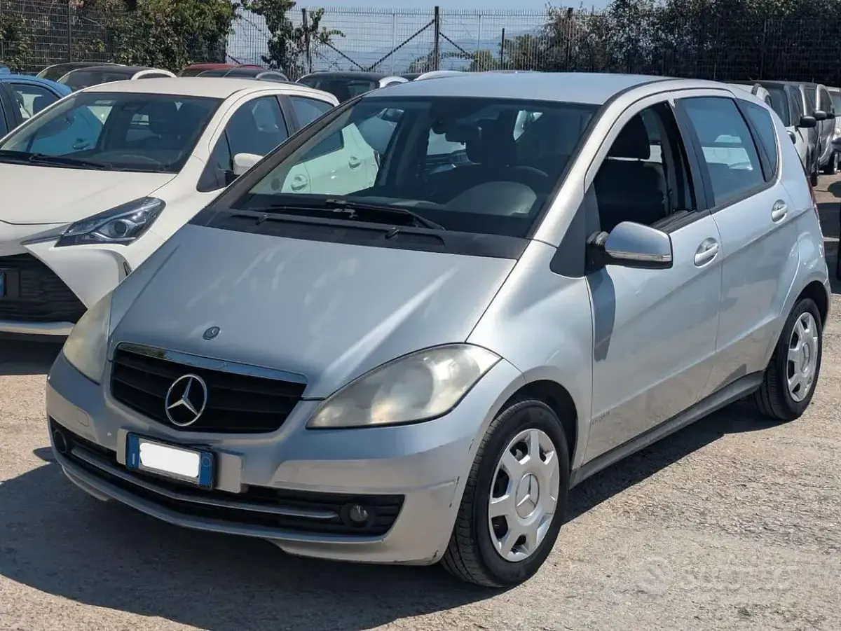 Usata Mercedes A160 95 CV (69 kW) 2010 Grigio Monovolume