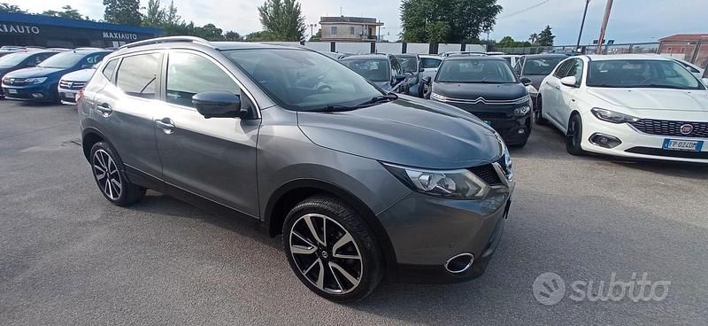 Usata Nissan Qashqai 130 CV (95 kW) 2016 Grigio SUV