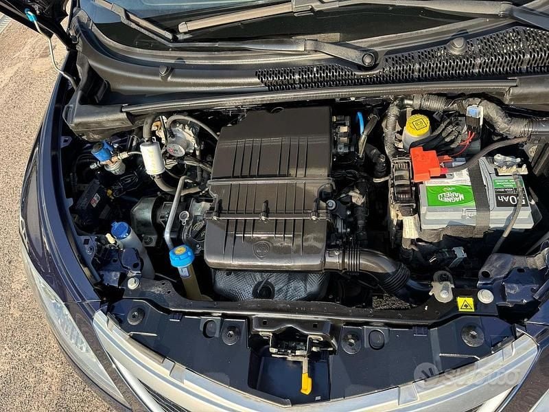 Usata Lancia Ypsilon 60 CV (44 kW) 2016 Blu Utilitaria