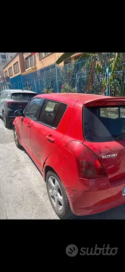 Usata Suzuki Swift 92 CV (67 kW) 2005 Rosso Utilitaria