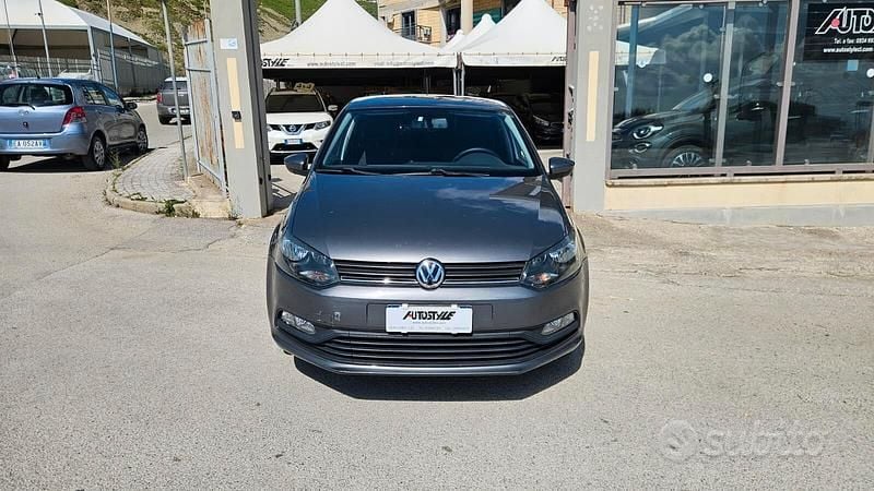 Usata VW Polo Comfortline 75 CV (55 kW) 2015 Grigio Berlina