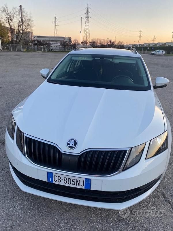 Bianco Usata 2020 Skoda Octavia Station wagon | 8800 € (Ottimo prezzo) - Immagine 1/4