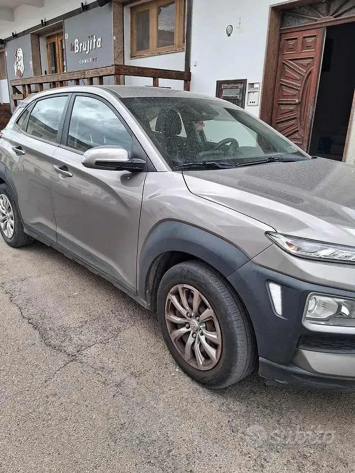 Usata Hyundai Kona 120 CV (88 kW) 2018 Grigio SUV