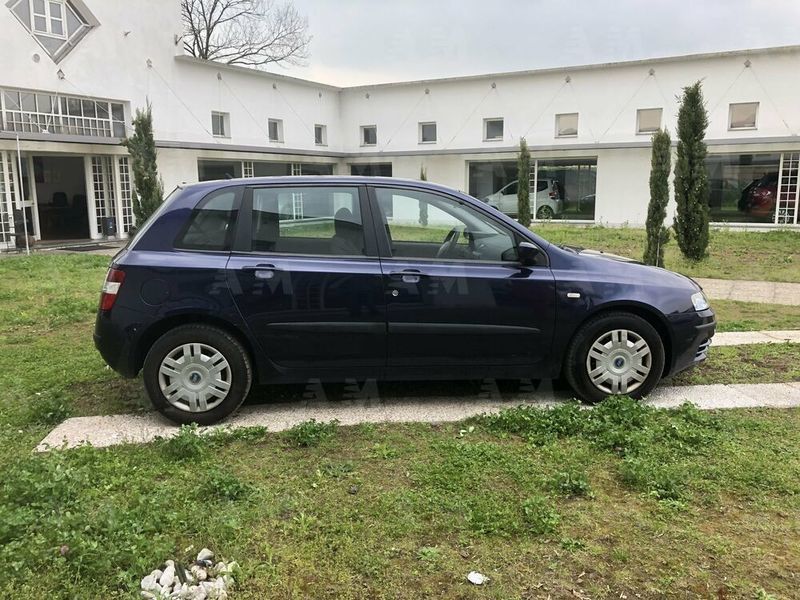 Venduto Fiat Stilo 1.6i 16V 5 porte D. - auto usate in vendita