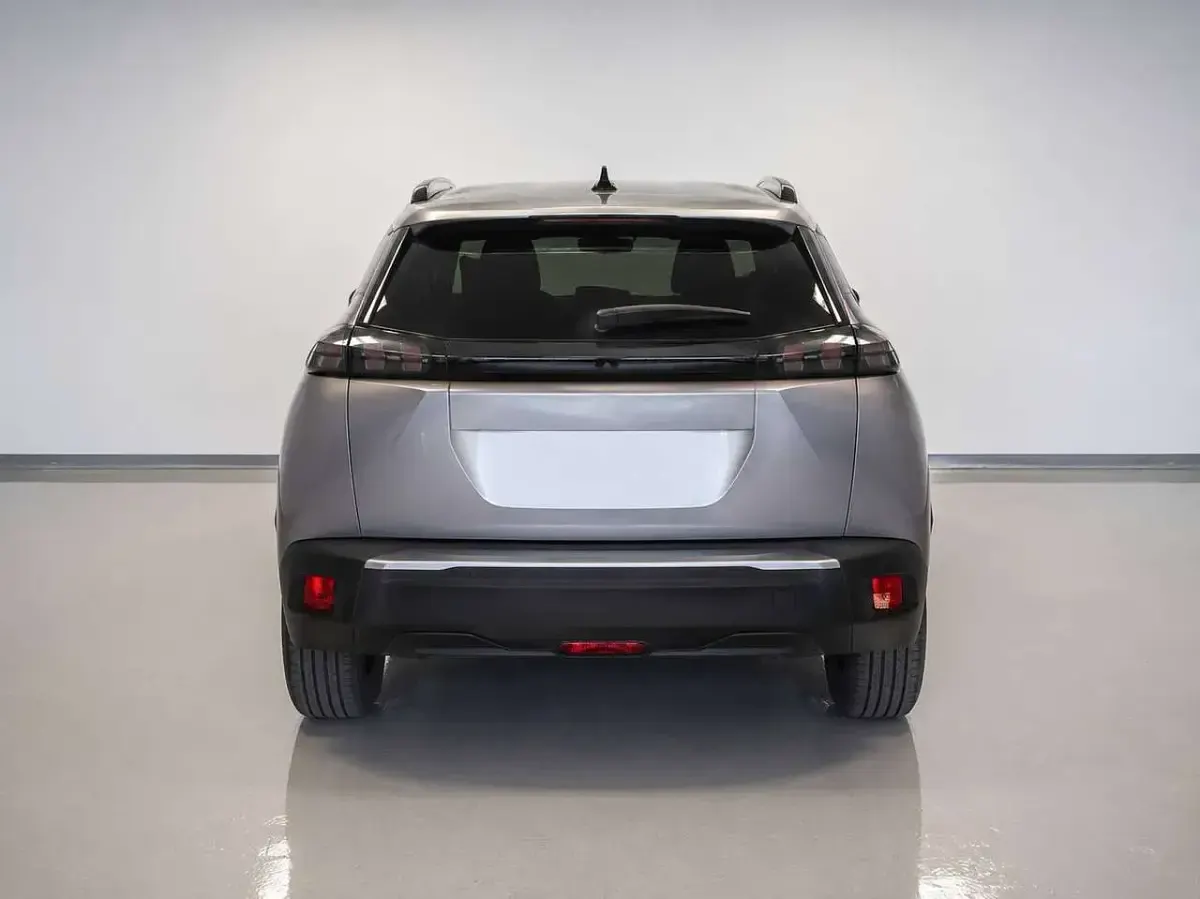 Usata Peugeot 2008 Allure 101 CV (74 kW) 2025 Diverse colorazioni SUV