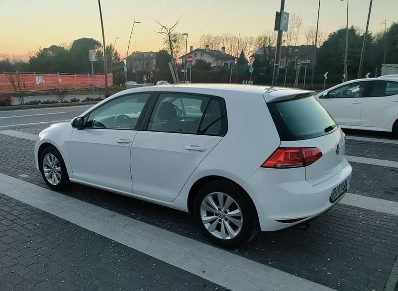 Usata VW Golf VII Comfortline 105 CV (77 kW) 2013 Berlina