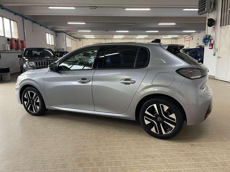 Usata Peugeot 208 Allure 101 CV (74 kW) 2025 Grigio artense metalizzato Utilitaria