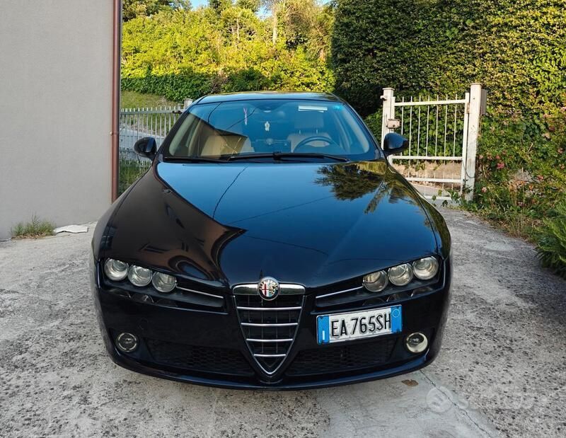 Nero Usata 2010 Alfa Romeo 159 Station wagon | 4300 € (Molto cara) - Immagine 1/4