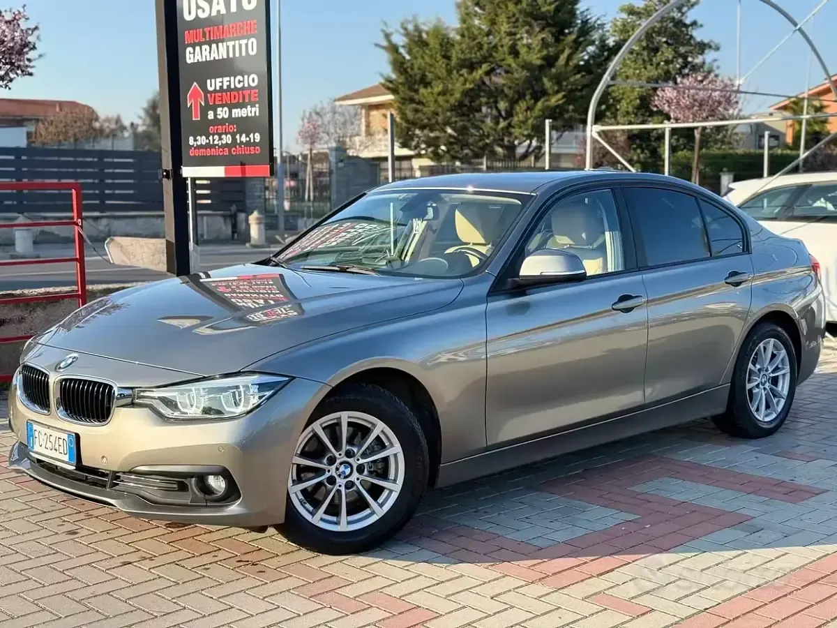 Usata BMW 318 Sport Line 150 CV (110 kW) 2016 Giallo Berlina