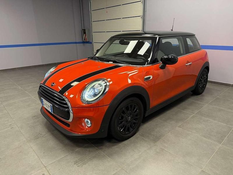 Usata Mini Cooper 136 CV (100 kW) 2021 Solaris orange Utilitaria