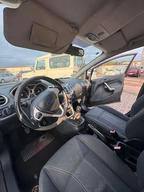 Usata Ford Fiesta Titanium 95 CV (69 kW) 2010 Nero Berlina
