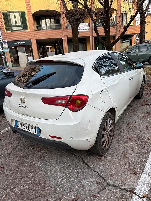 Usata Alfa Romeo Giulietta 170 CV (125 kW) 2011 Bianco Berlina