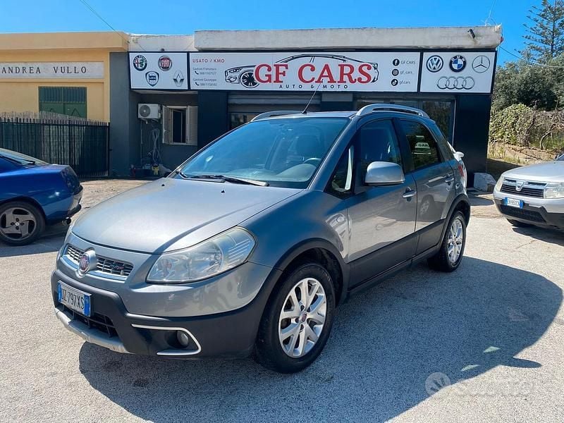Usata Fiat Sedici 135 CV (99 kW) 2010 Grigio SUV