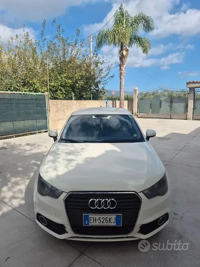 Usata Audi A1 Ambition 105 CV (77 kW) 2011 Bianco Utilitaria