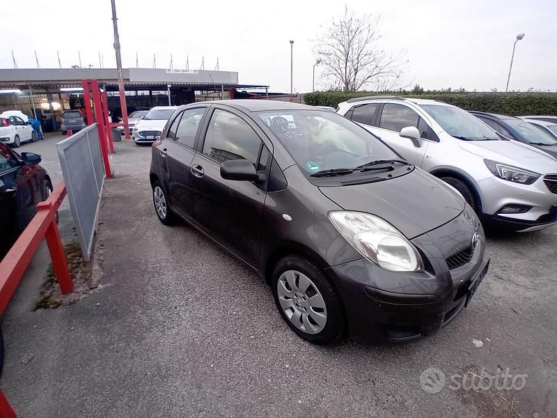 Usata Toyota Yaris 69 CV (50 kW) 2009 Utilitaria