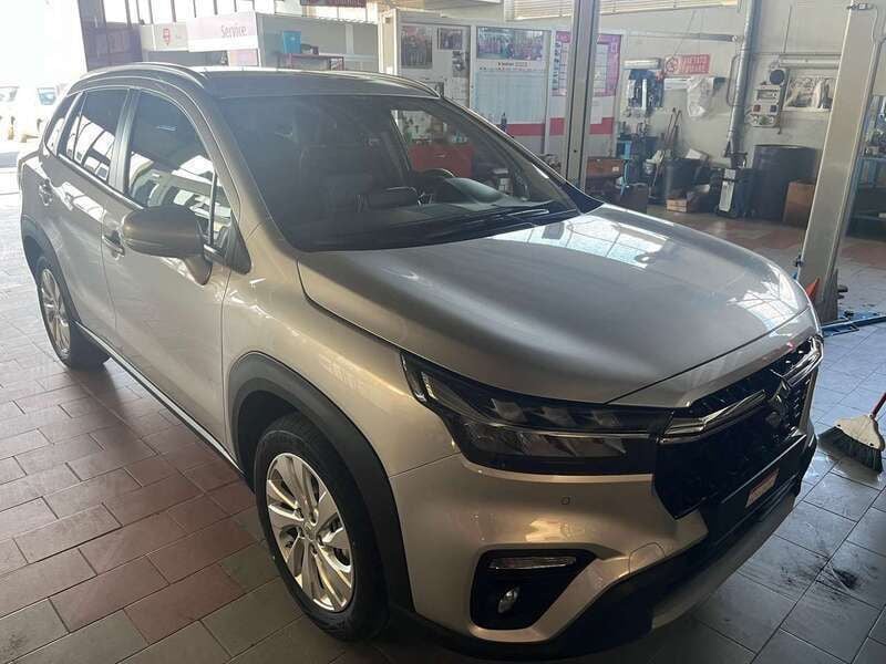 Usata Suzuki SX4 S-Cross 129 CV (94 kW) 2024 Argento new york SUV