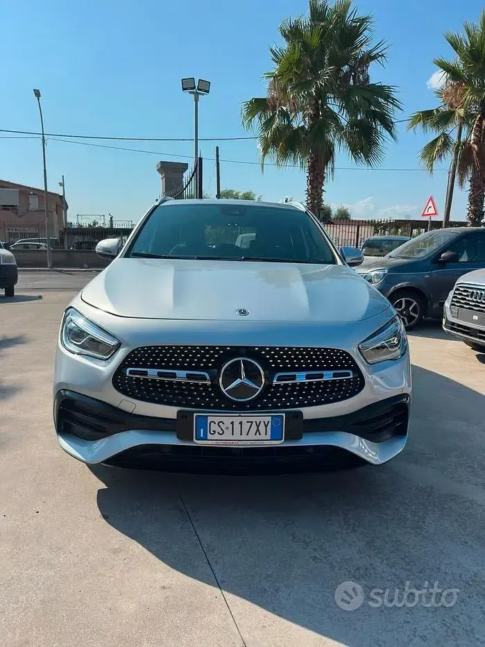 Usata Mercedes GLA200 Executive 150 CV (110 kW) 2022 Grigio SUV
