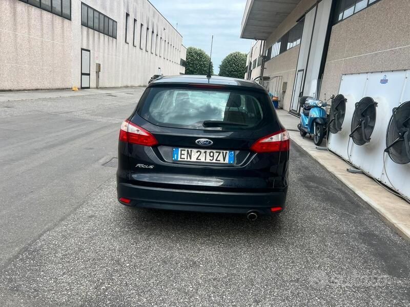Nero Usata 2012 Ford Focus Station wagon | 4500 € - Immagine 1/4