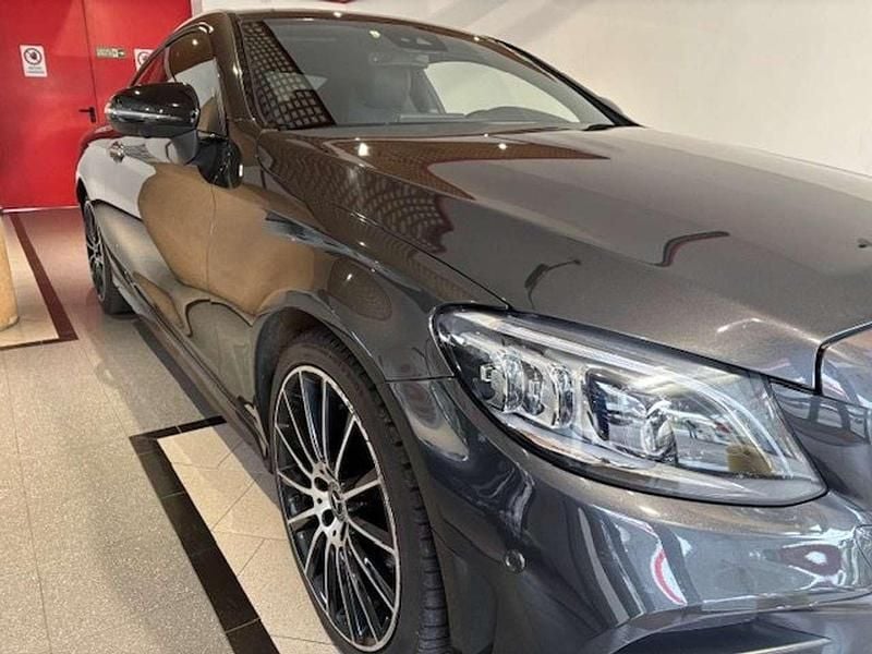 Usata Mercedes C220 AMG line 194 CV (142 kW) 2020 Grigio Coupé